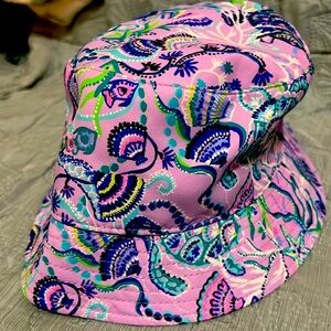 Bucket hat